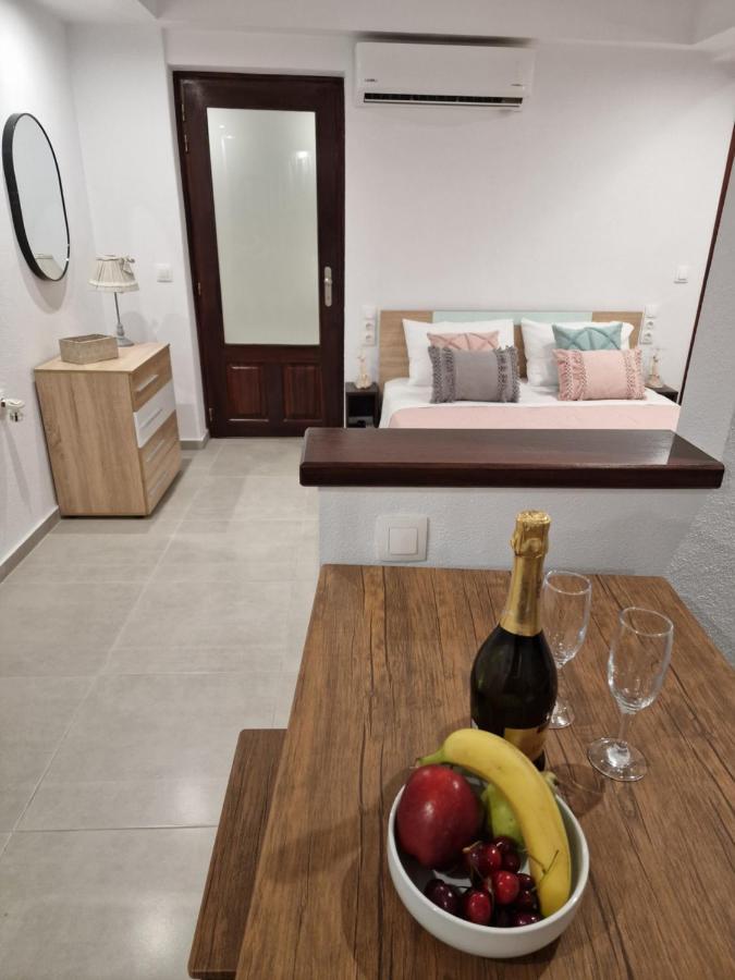 Apartment το στενάκι *