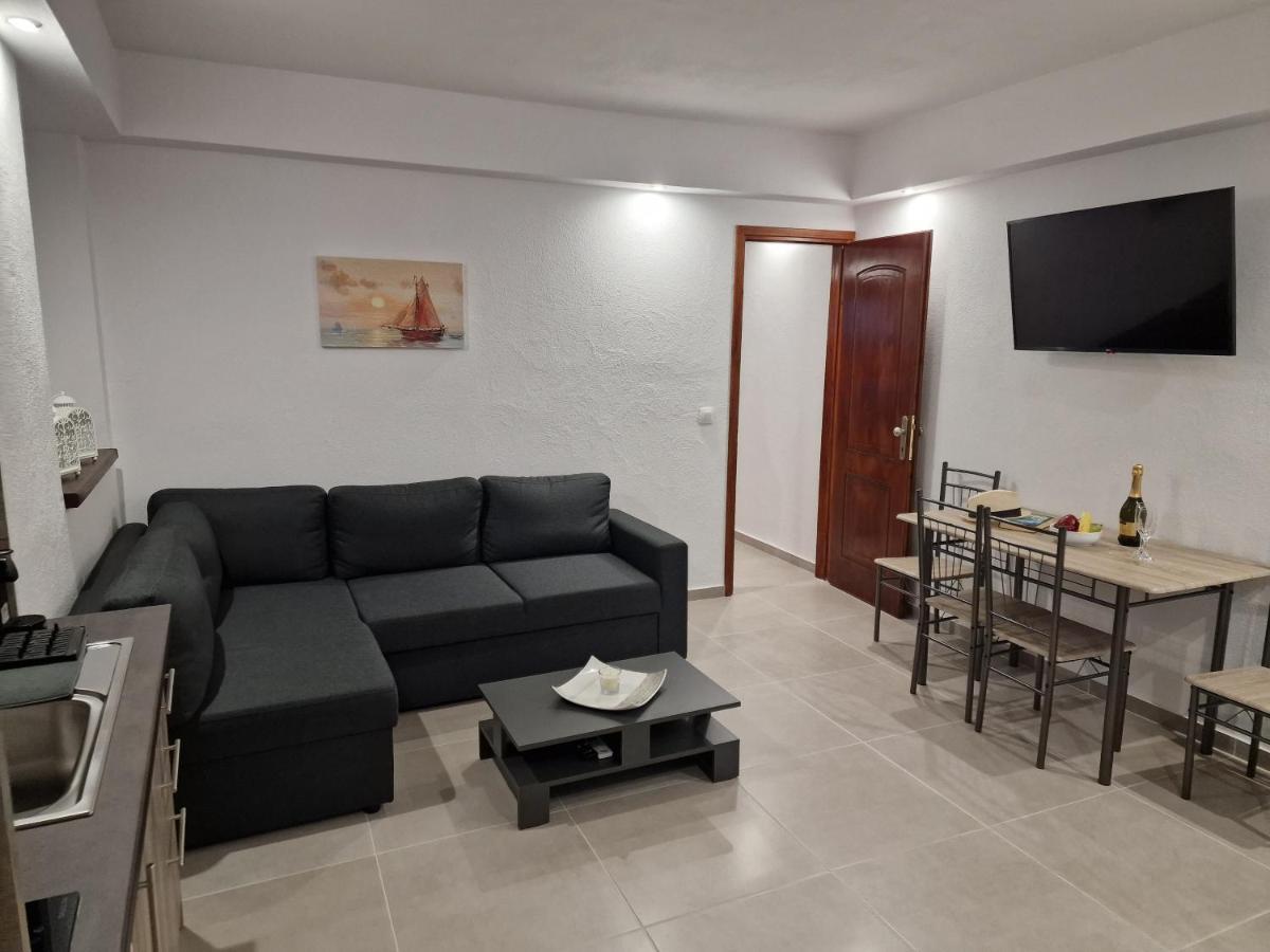 Apartment το στενάκι