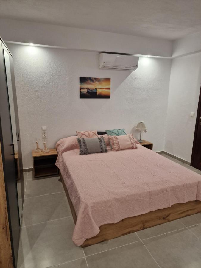 Apartment το στενάκι *